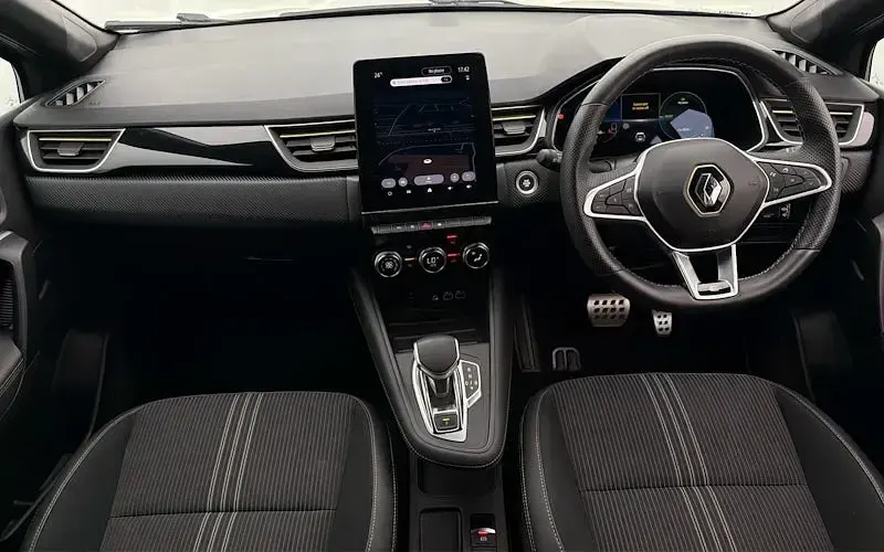 Used Renault Captur Engineered 145 HP (106 kW) 2023 Grey SUV