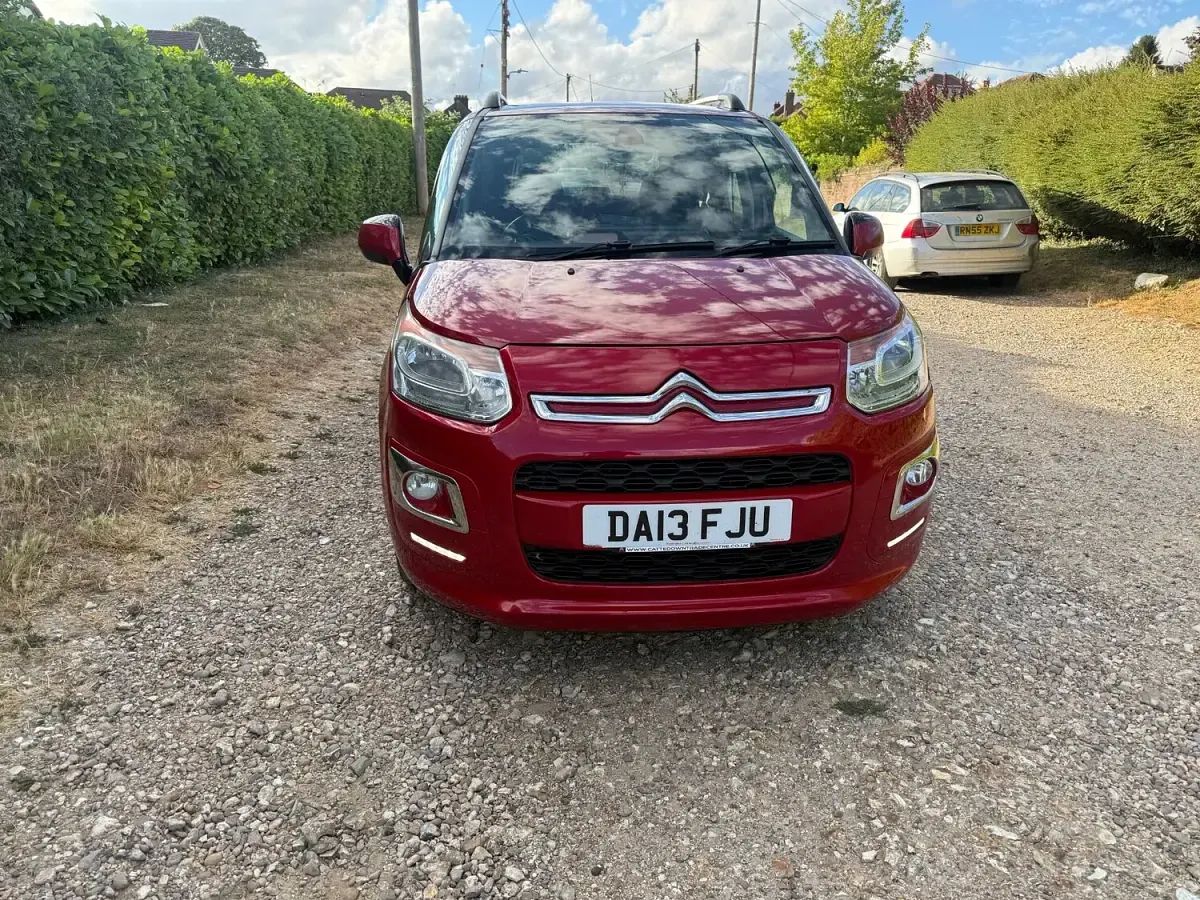 Used Citroën C3 Picasso Exclusive 2013 Red MPV