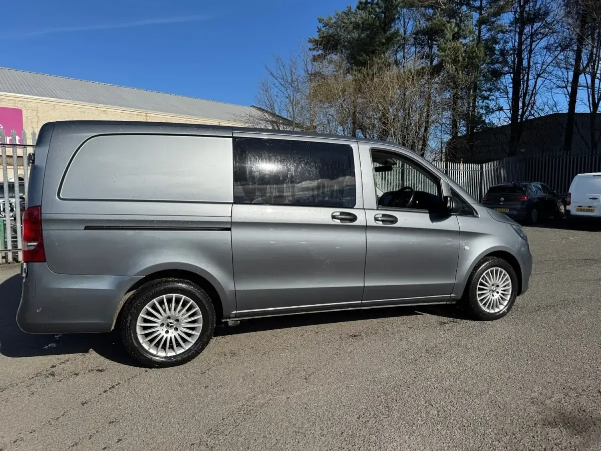 Usado Mercedes Vito Premium 2021 Cinzento Van