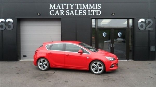Red Used 2015 Vauxhall Astra Edition Hatchback | £6,499 (Fair price) - Image 1/1