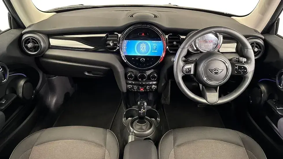 Used Mini Cooper Classic 134 HP (98 kW) 2022 Silver Hatchback