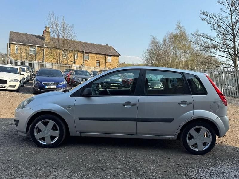 Used Ford Fiesta Zetec 2007 Silver Hatchback