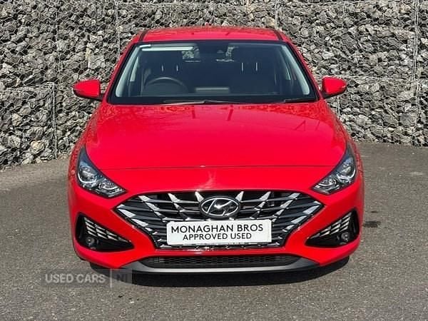 Used Hyundai i30 SE 120 HP (88 kW) 2022 Red Hatchback