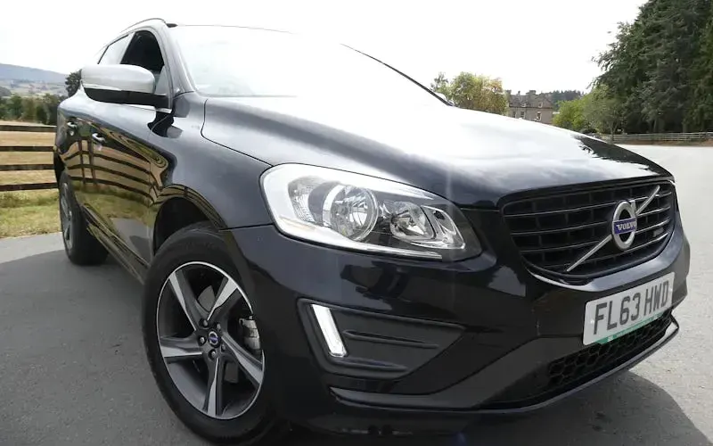 Used Volvo XC60 R-Design 215 HP (158 kW) 2015 SUV
