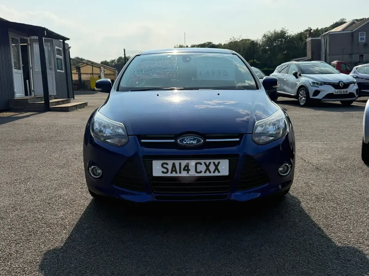 Used Ford Focus Titanium 115 HP (84 kW) 2014 Blue Hatchback