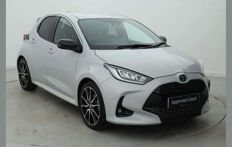 Used Toyota Yaris Hybrid Sport 113 HP (83 kW) 2022 Grey Hatchback