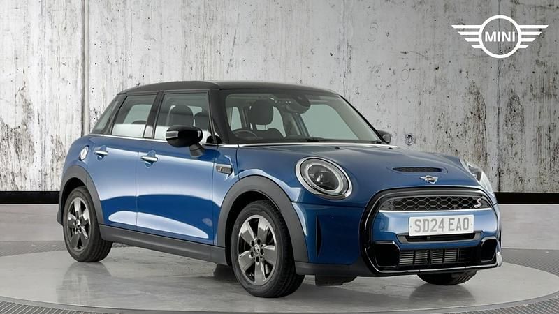 Blue Used 2024 Mini Cooper S Classic Hatchback | £21,999 (Good price) - Image 1/4