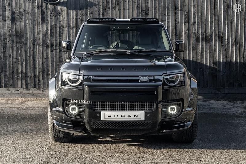 Used Land Rover Defender HSE Dynamic 345 HP (253 kW) 2025 Santorini black SUV