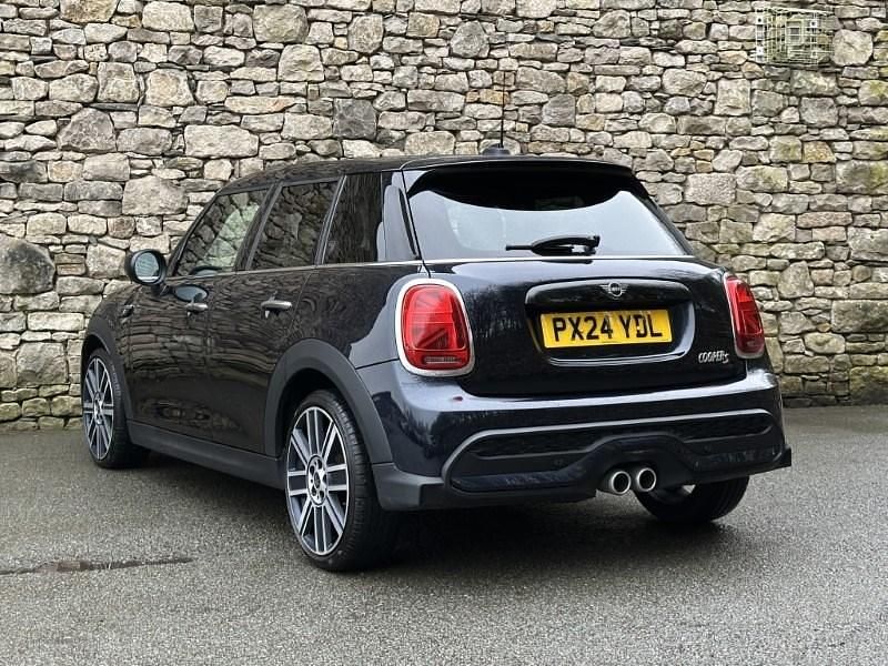 Used Mini Cooper S Exclusive 176 HP (129 kW) 2024 Black Hatchback