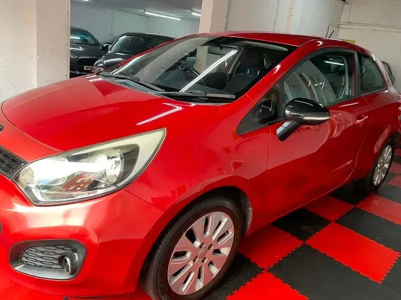 Used Kia Rio 84 HP (61 kW) 2013 Red Hatchback