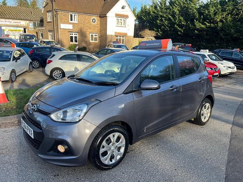 Grey Used 2014 Hyundai i10 SE Hatchback | £5,695 (A bit pricey) - Image 1/4