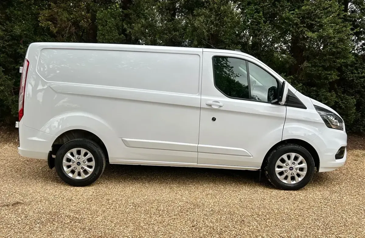 Used Ford Transit Custom Limited 130 HP (95 kW) 2021 White