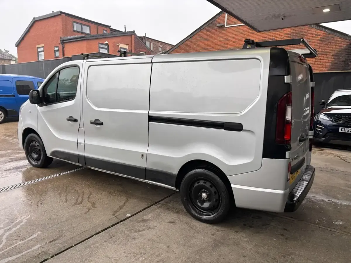 Used Vauxhall Vivaro Sportive 120 HP (88 kW) 2019 Silver MPV