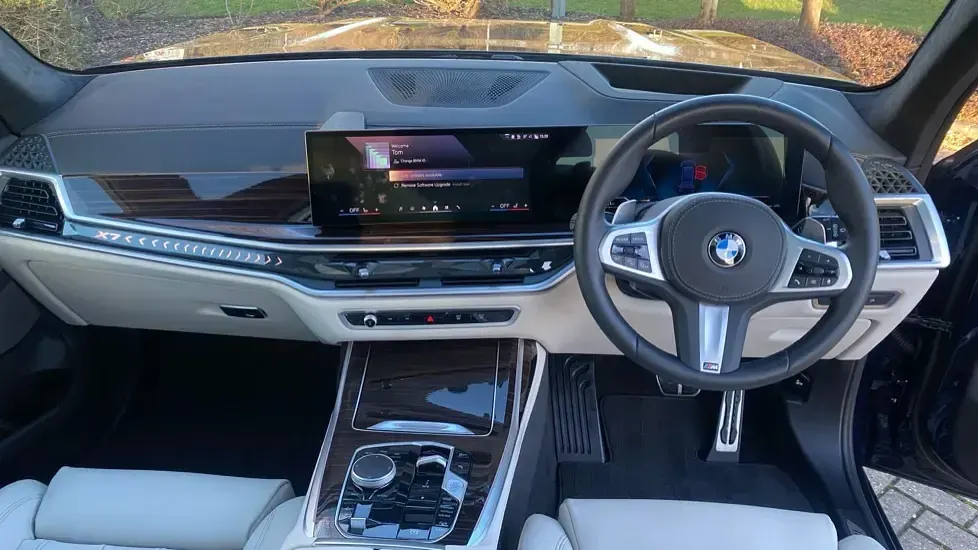 Używany BMW X7 M Sport 347 KM (255 kW) 2025 Niebieski SUV