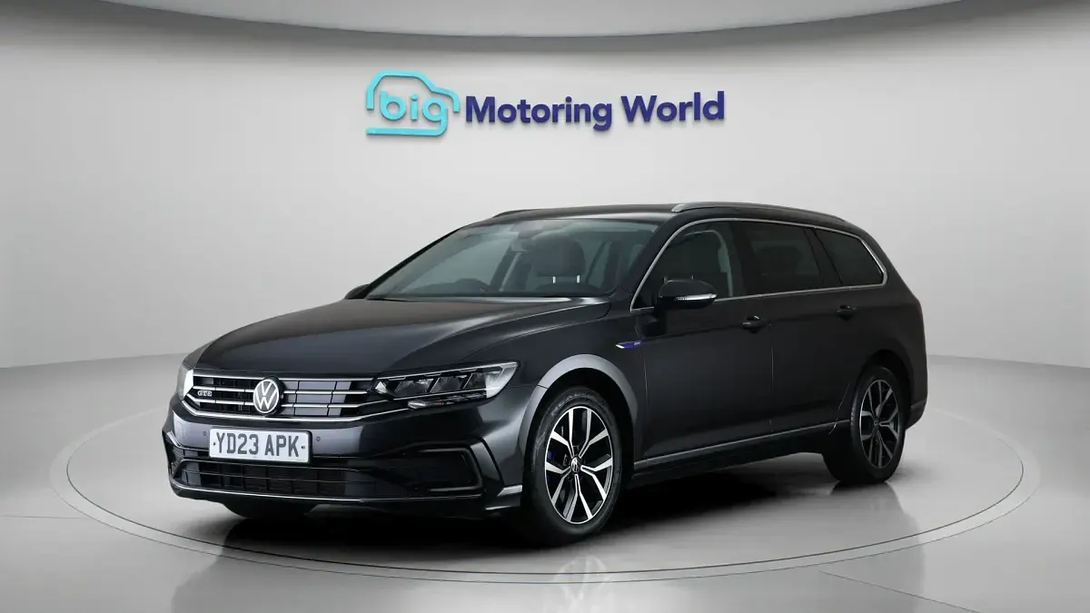 Used VW Passat GTE 215 HP (158 kW) 2023 Grey Estate