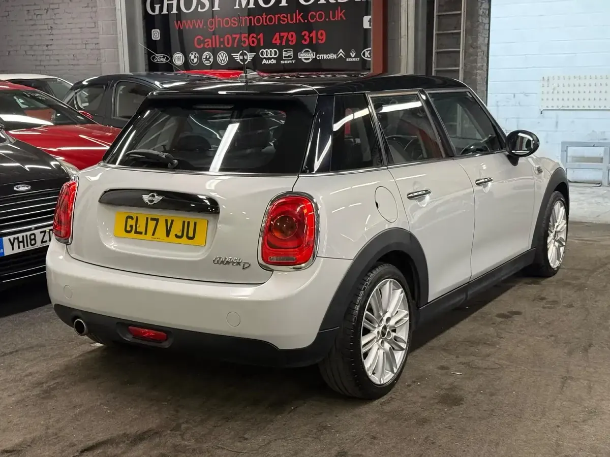 Used Mini Cooper D Hatch 116 HP (85 kW) 2017 Silver Hatchback