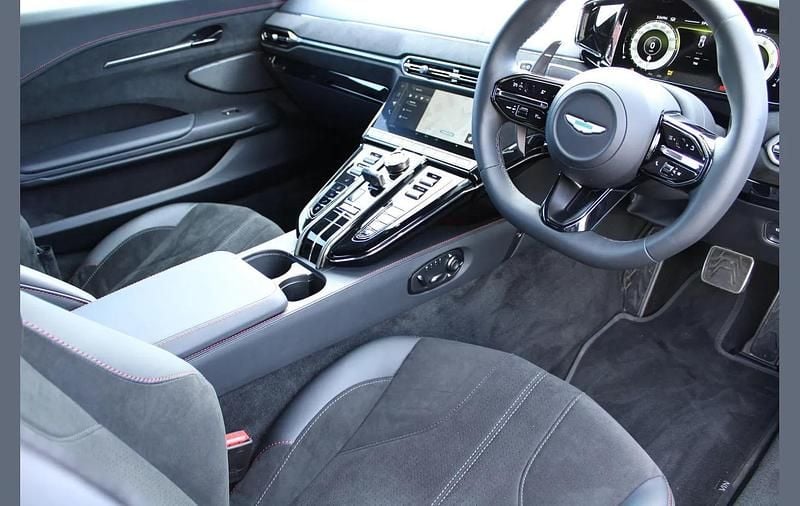 Usado Aston Martin V8 Vantage 670 CV (492 kW) 2025 Gris Coupe