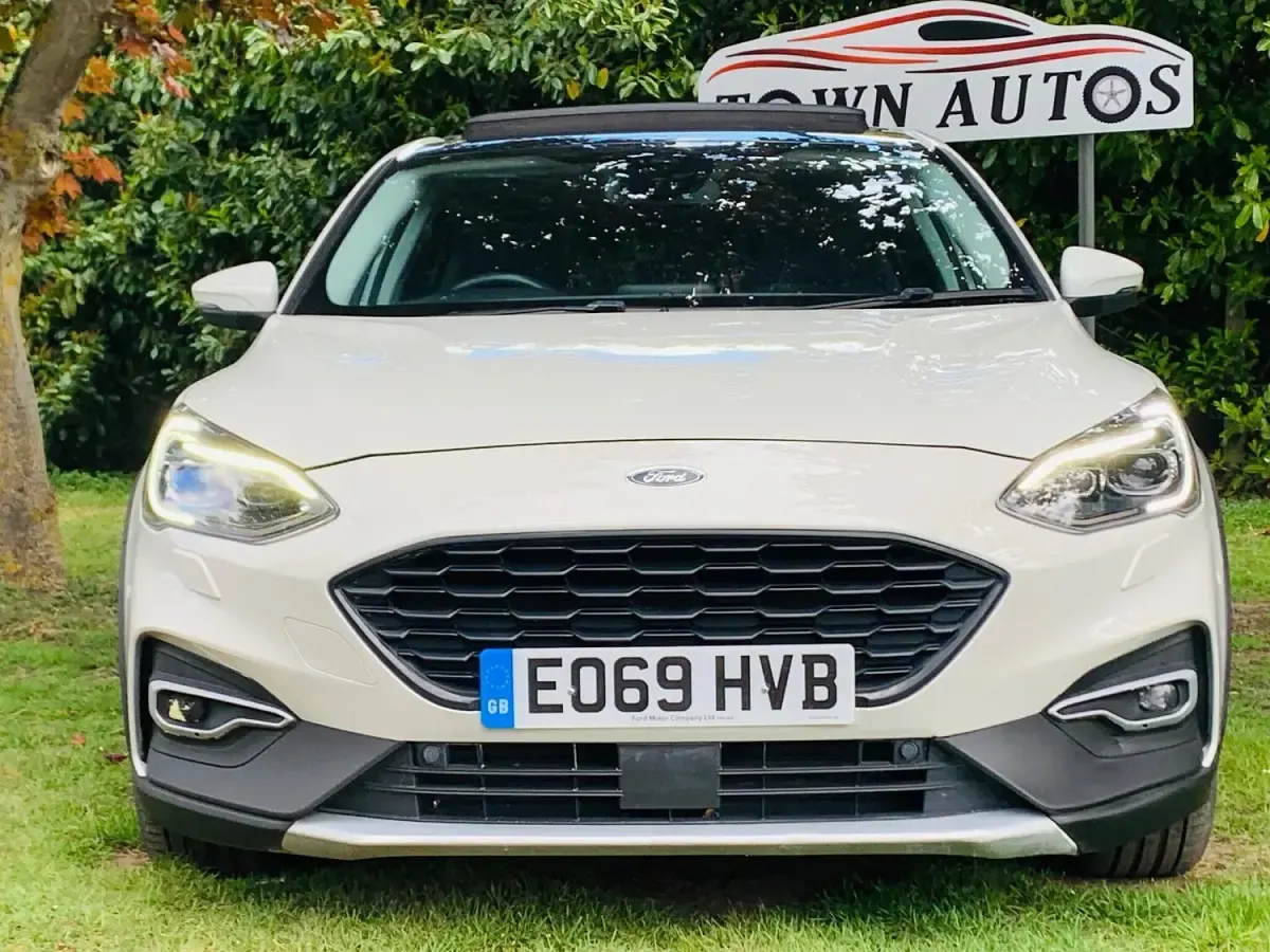Used Ford Focus Active X 120 HP (88 kW) 2019 White Hatchback