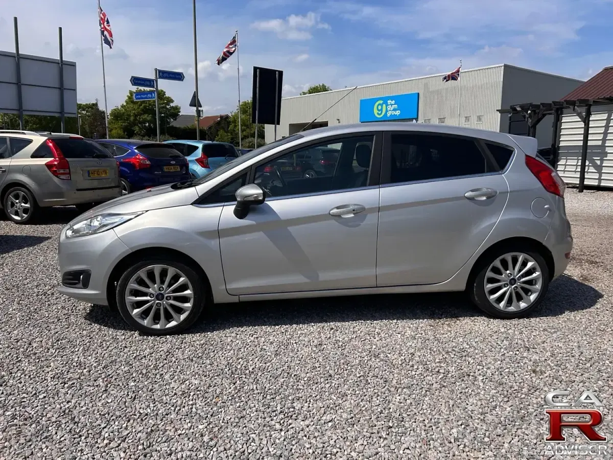 Używany Ford Fiesta Titanium X 100 KM (73 kW) 2016 Srebrny Hatchback