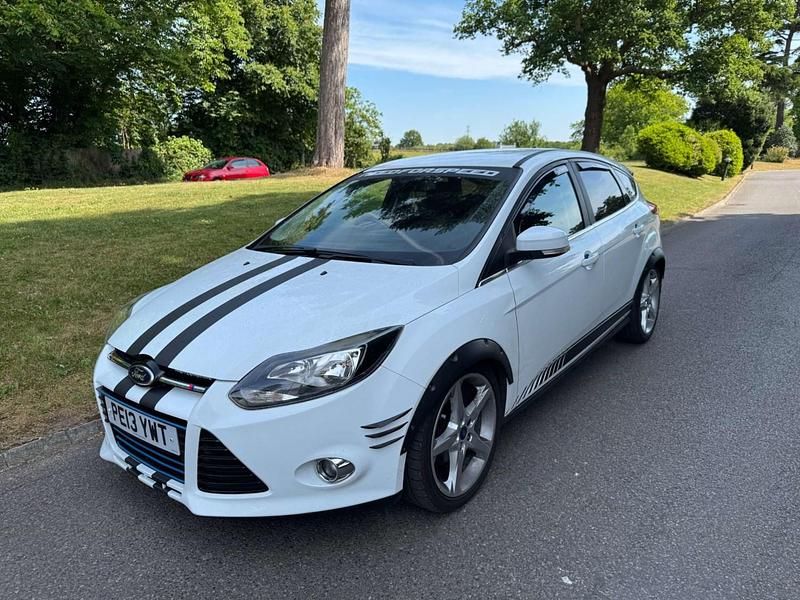 White Used 2013 Ford Focus Titanium Hatchback | £3,995 (Fair price) - Image 1/4