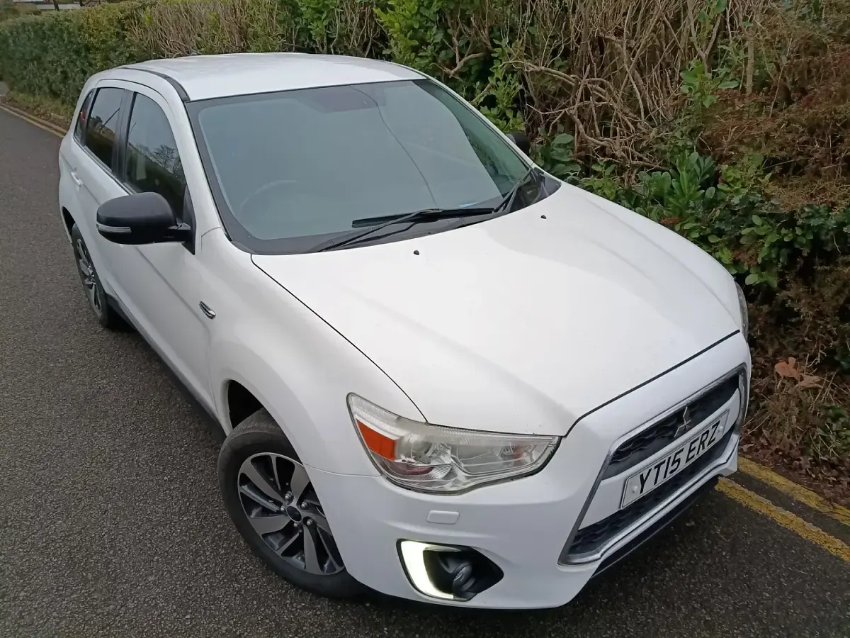 Used Mitsubishi ASX 114 HP (83 kW) 2015 White SUV