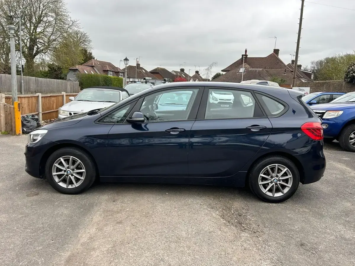 Used BMW 218 Comfort Edition 2016 Blue Hatchback