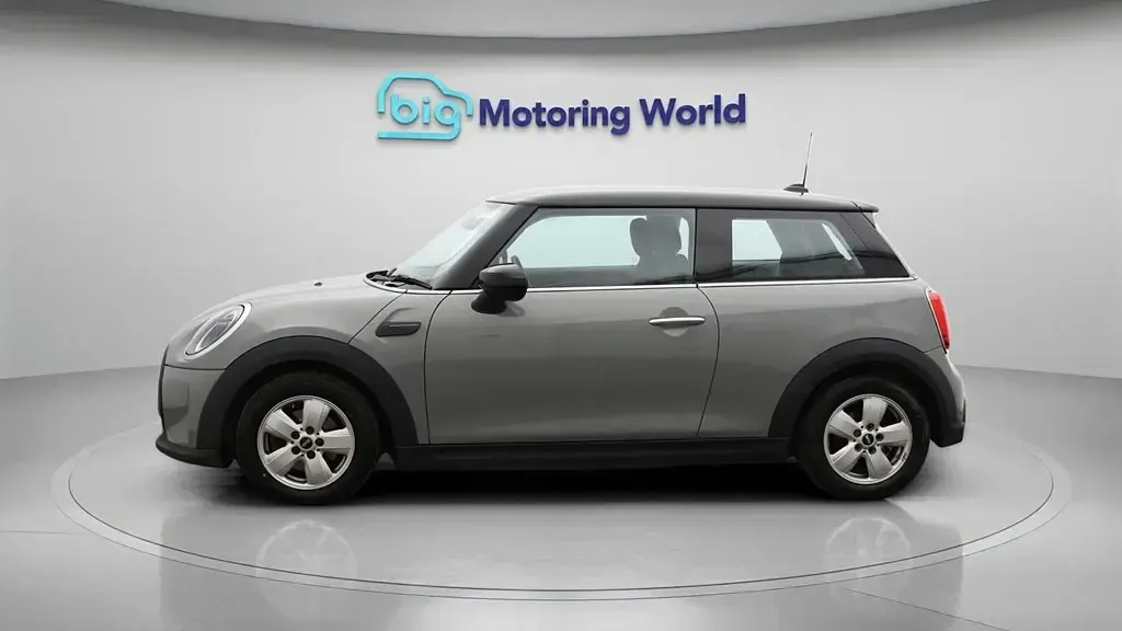 Używany Mini Cooper Classic 136 KM (100 kW) 2022 Szary Hatchback
