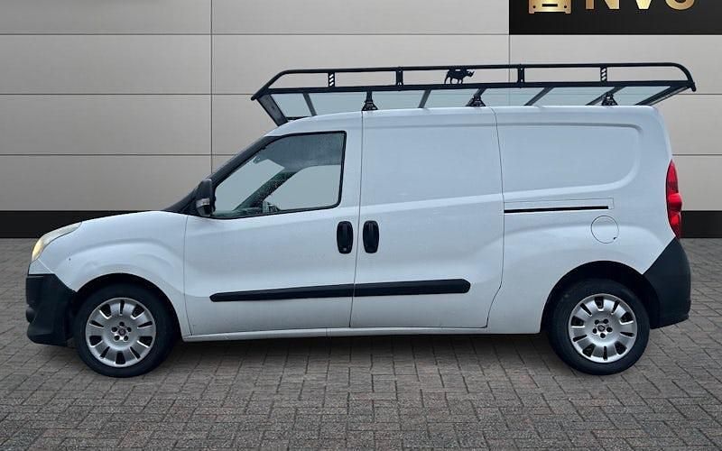 Used Fiat Doblò 105 HP (77 kW) 2014 White MPV