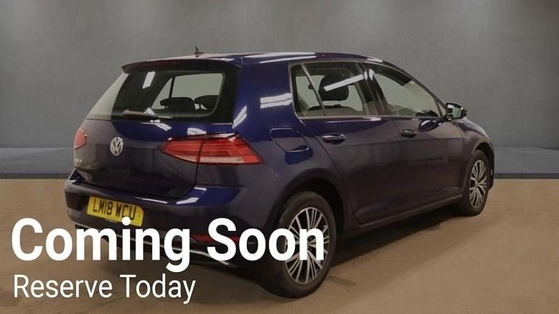 Used VW Golf VII SE 110 HP (80 kW) 2018 Blue Hatchback