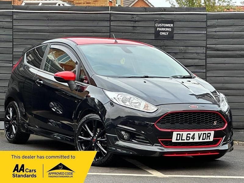 Black Used 2015 Ford Fiesta Zetec Hatchback | £3,999 (Fair price) - Image 1/4