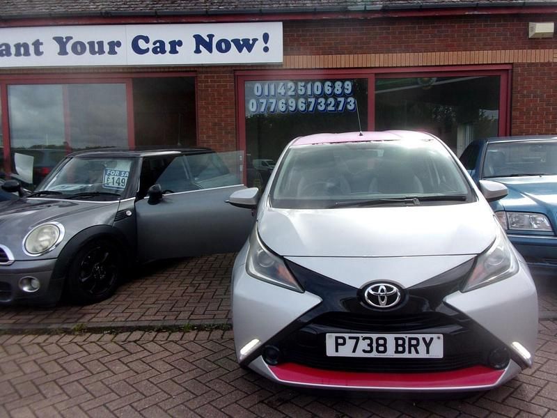 Silver Used 2015 Toyota Aygo X-play Hatchback | £4,995 (Good price) - Image 1/1
