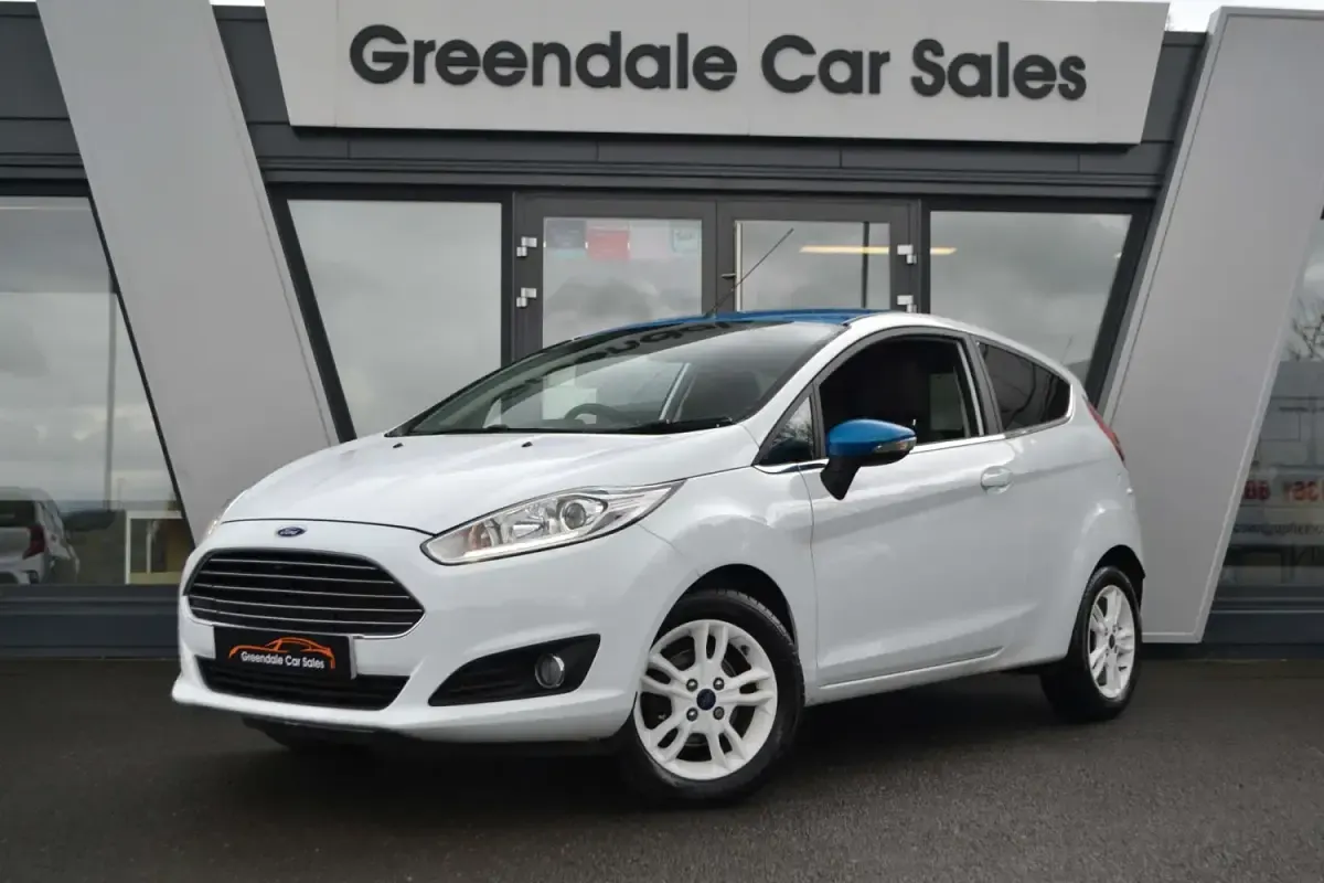 Usado Ford Fiesta Zetec 82 HP (60 kW) 2017 Branco Citadino