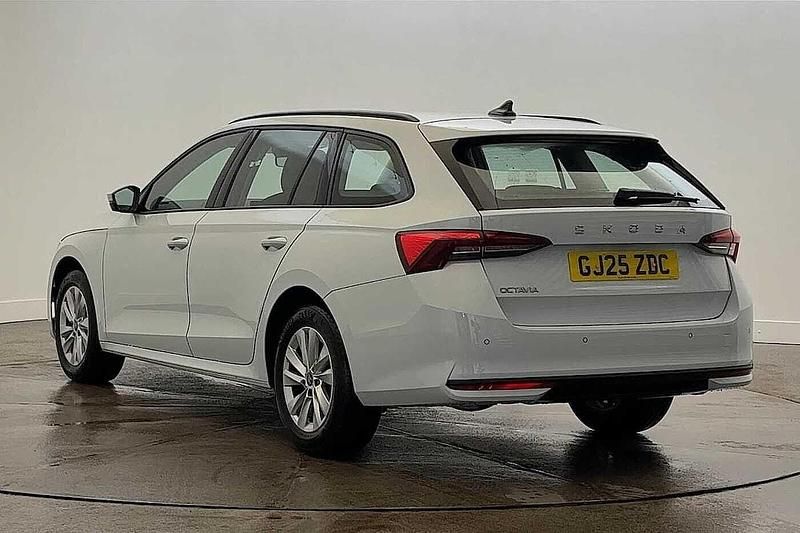 Used Skoda Octavia SE Technology 113 HP (83 kW) 2025 Moon white metallic Estate