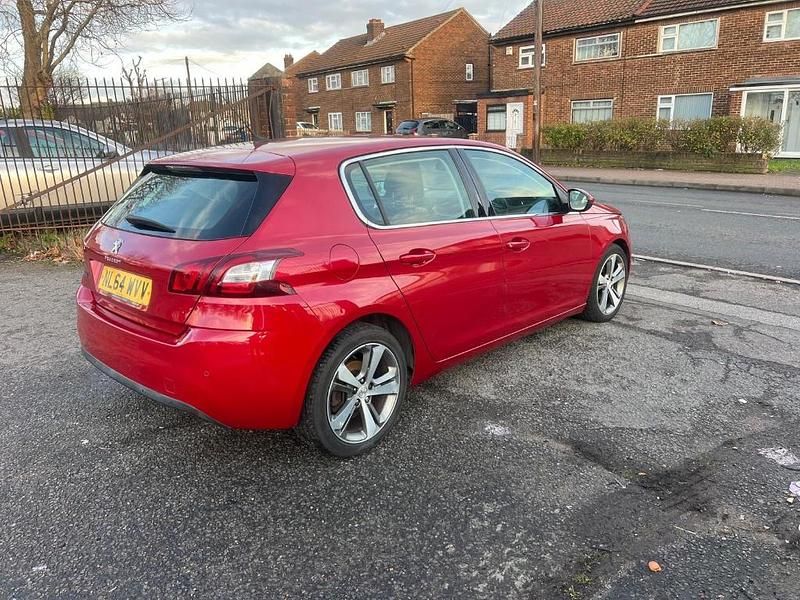 Używany Peugeot 308 Allure 2014 Czerwony Hatchback