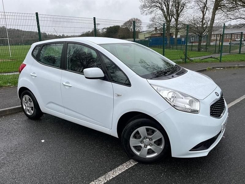 Used Kia Venga 89 HP (65 kW) 2015 White Hatchback