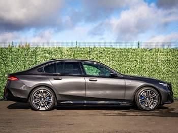 New BMW 530e M Sport 299 HP (219 kW) 2025 Black Sedan