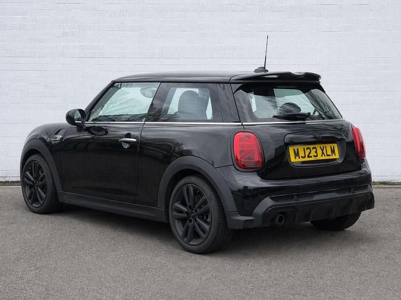 Usado Mini Cooper Hatch 136 HP (100 kW) 2023 Preto Citadino