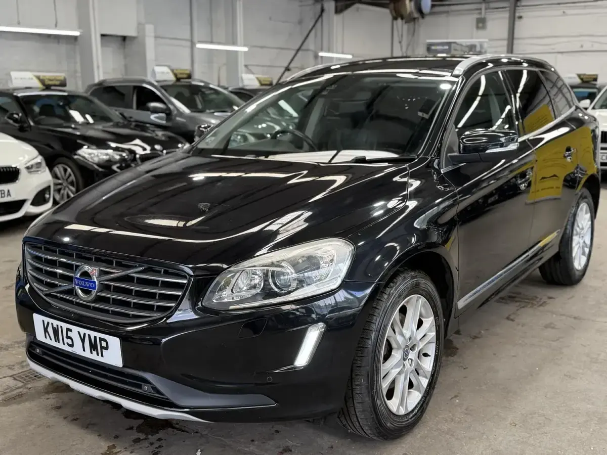 Used Volvo XC60 SE Lux 220 HP (161 kW) 2015 Black SUV