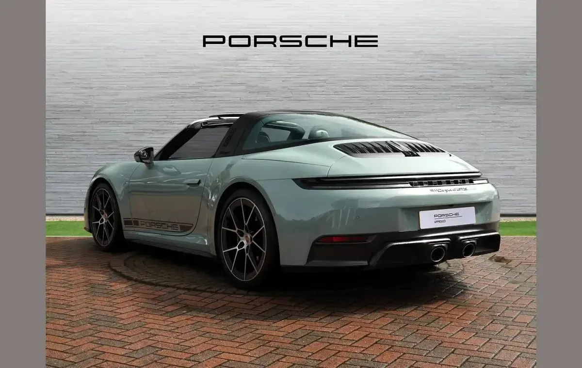 Used Porsche 911 534 HP (392 kW) 2024 Green Cabriolet