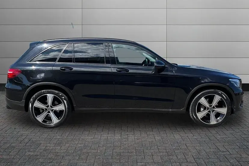 Used Mercedes GLC250 Urban 208 HP (152 kW) 2019 Black SUV