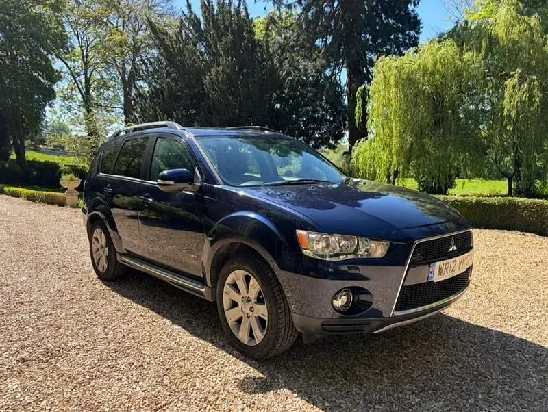 Usado Mitsubishi Outlander 174 HP (127 kW) 2012 Azul SUV