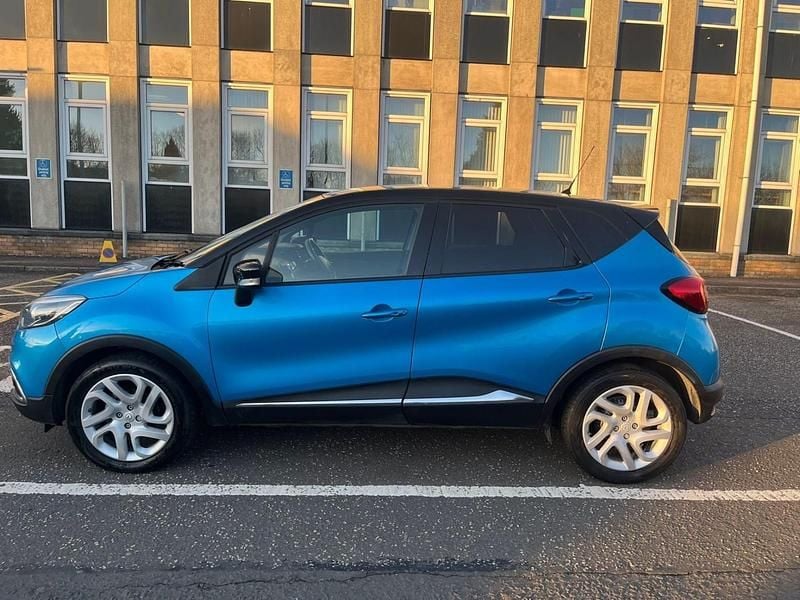 Used Renault Captur Dynamique 90 HP (66 kW) 2015 Blue SUV