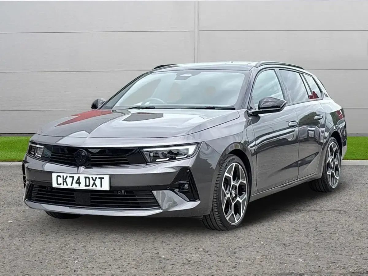Used Vauxhall Astra Ultimate 128 HP (94 kW) 2024 Grey Estate
