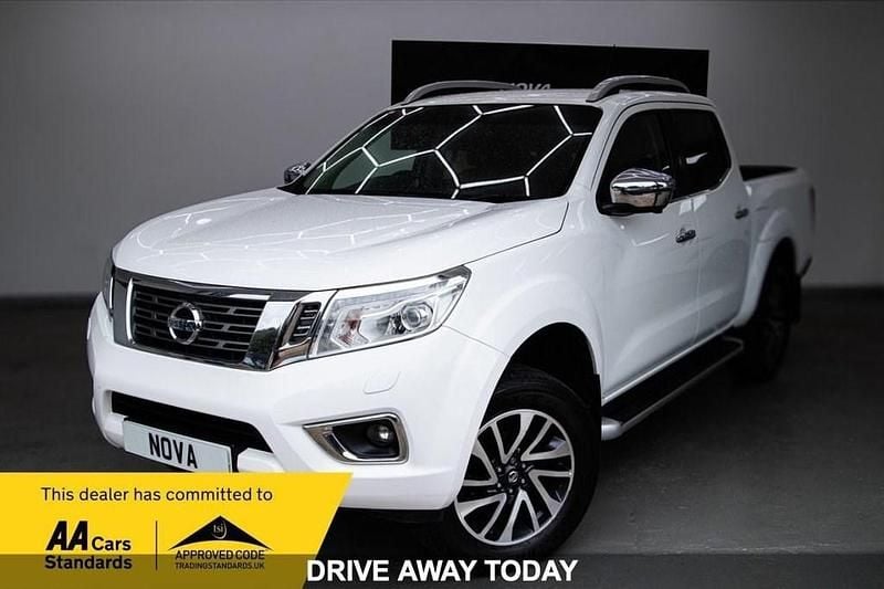White Used 2018 Nissan Navara Tekna Pickup | £12,349 (Super price) - Image 1/4