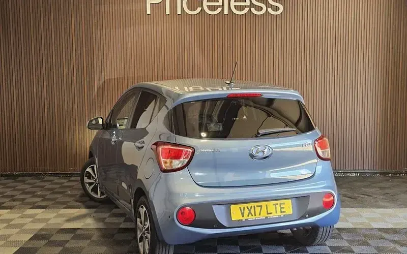 Used Hyundai i10 Premium SE 88 HP (64 kW) 2017 Blue Hatchback