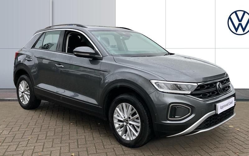 Used 2025 VW T-Roc Life SUV | £18,294 (Fair price) - Image 1/4