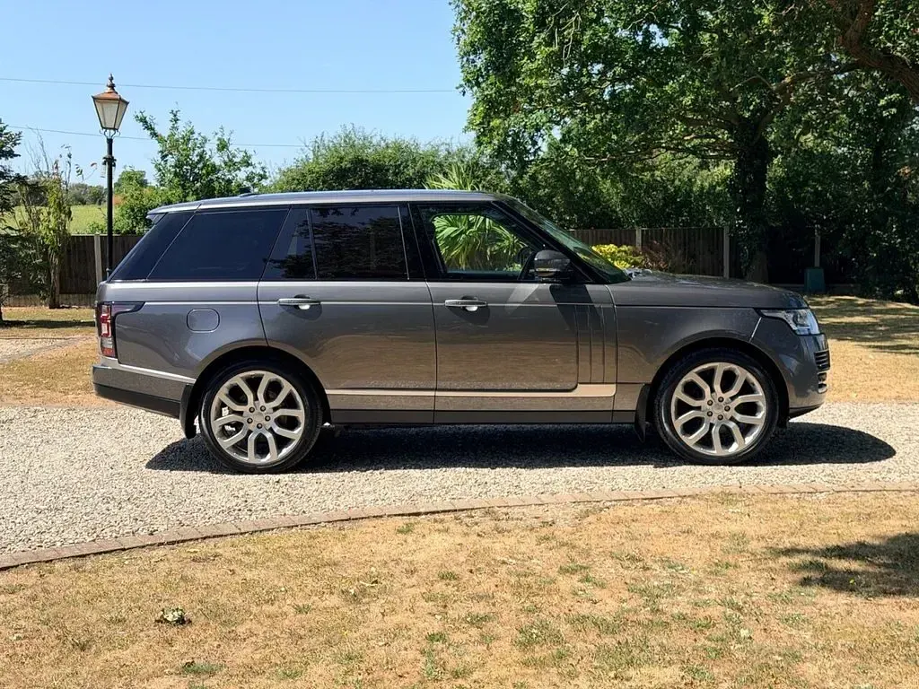 Used Land Rover Range Rover Vogue SE 306 HP (225 kW) 2016 Grey SUV