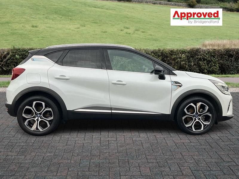 Used Renault Captur 2021 White/black SUV