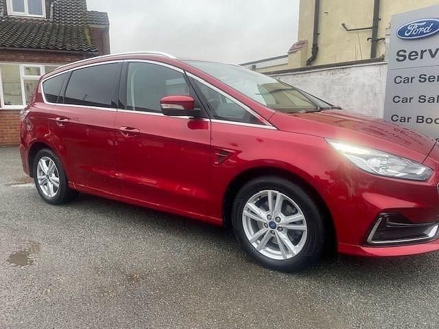 Used Ford S-MAX Titanium 150 HP (110 kW) 2021 Red MPV