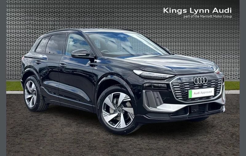 Black Used 2025 Audi Q6 e-tron S-Line SUV | £53,999 (Good price) - Image 1/4